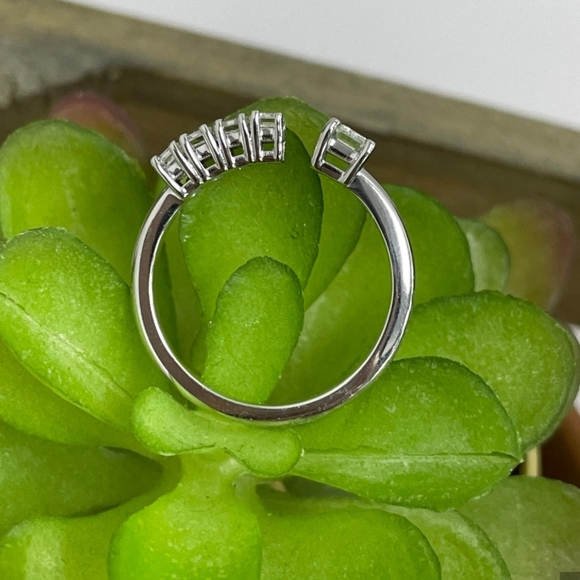 Emerald Cut Diamond Ring - Picture 3 of 4